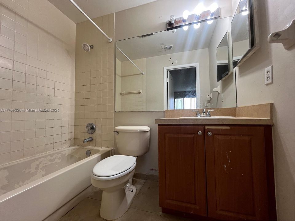 For Rent: $1,950 (2 beds, 2 baths, 1032 Square Feet)