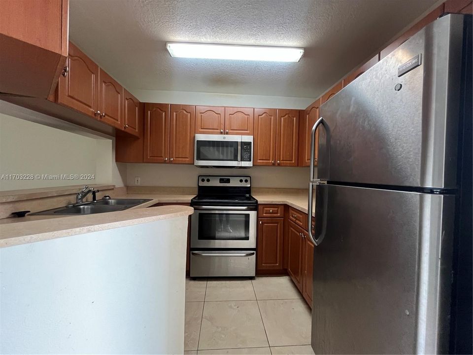 For Rent: $1,950 (2 beds, 2 baths, 1032 Square Feet)