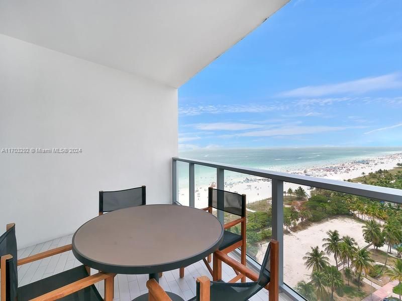 For Sale: $3,250,000 (1 beds, 2 baths, 1151 Square Feet)