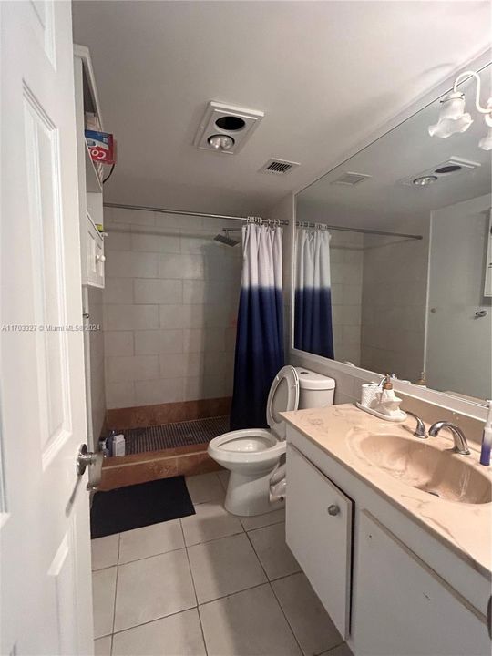 For Sale: $319,000 (2 beds, 2 baths, 1150 Square Feet)