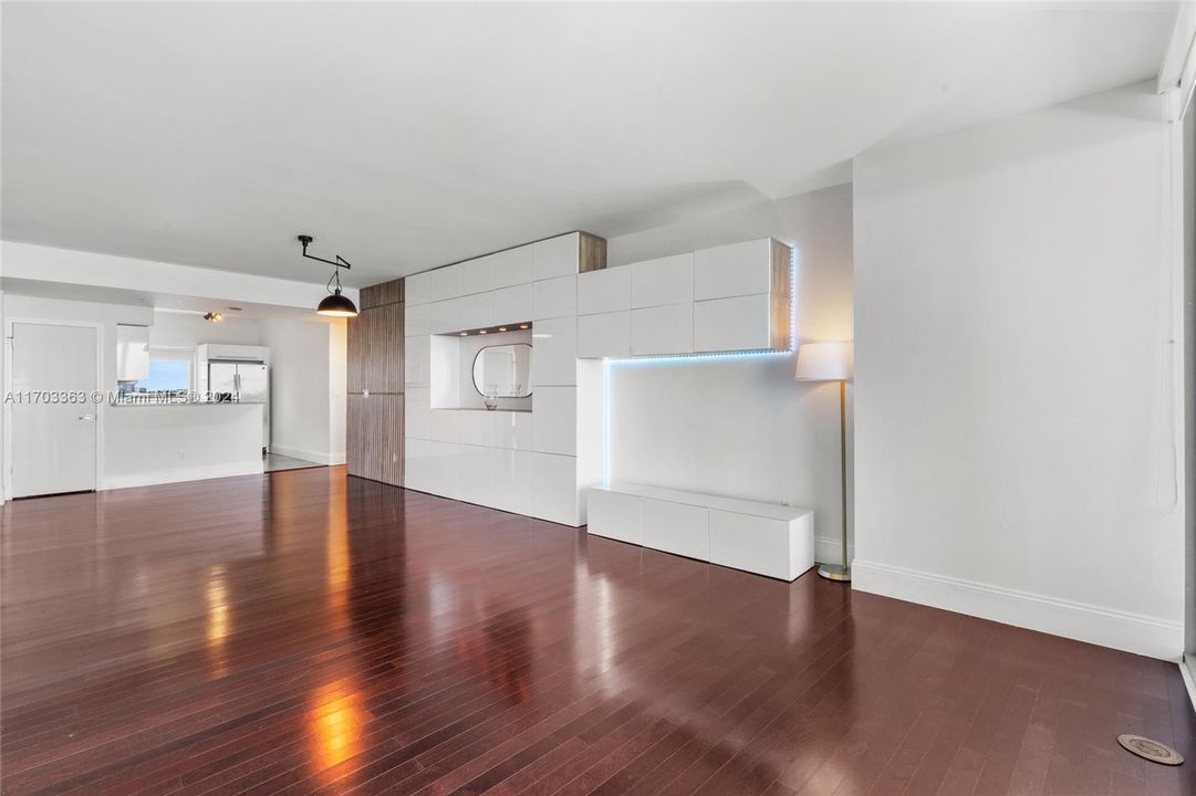 For Sale: $669,999 (2 beds, 2 baths, 1158 Square Feet)