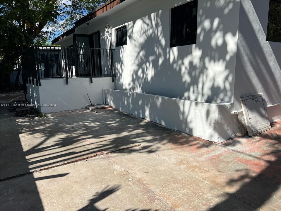 En Venta: $1,050,000 (4 camas, 3 baños, 2005 Pies cuadrados)