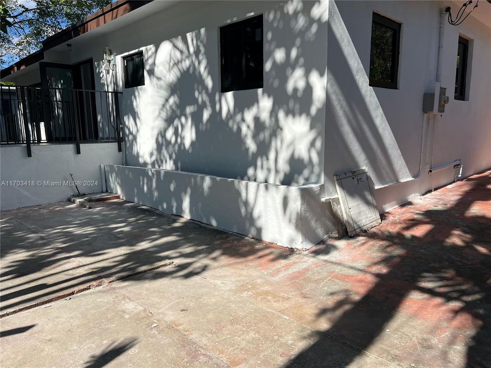 En Venta: $1,050,000 (4 camas, 3 baños, 2005 Pies cuadrados)