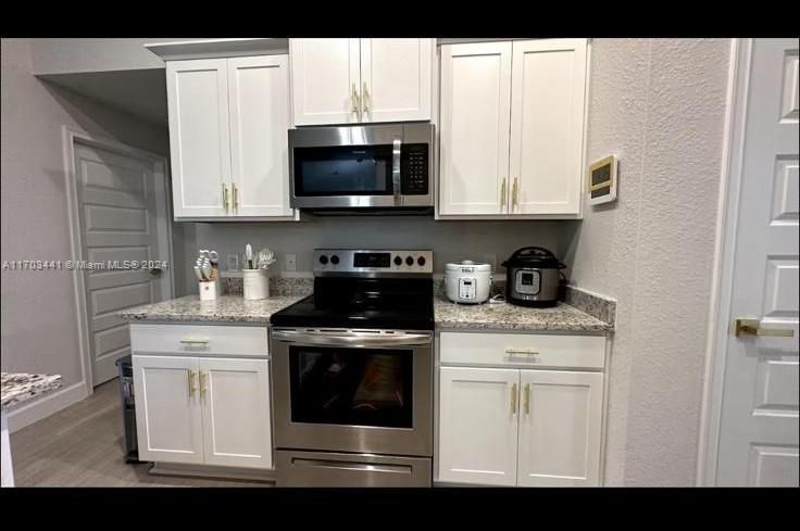 For Rent: $3,700 (4 beds, 2 baths, 2169 Square Feet)