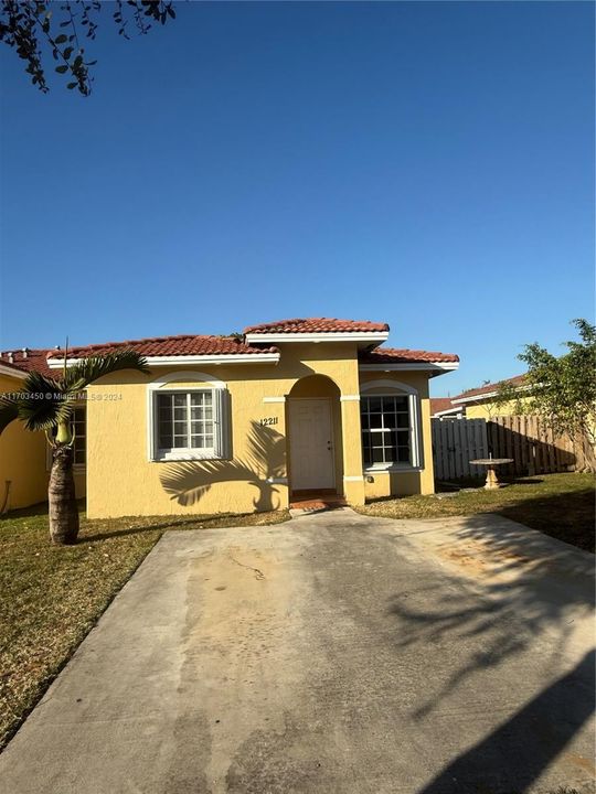 For Sale: $485,000 (3 beds, 2 baths, 1182 Square Feet)