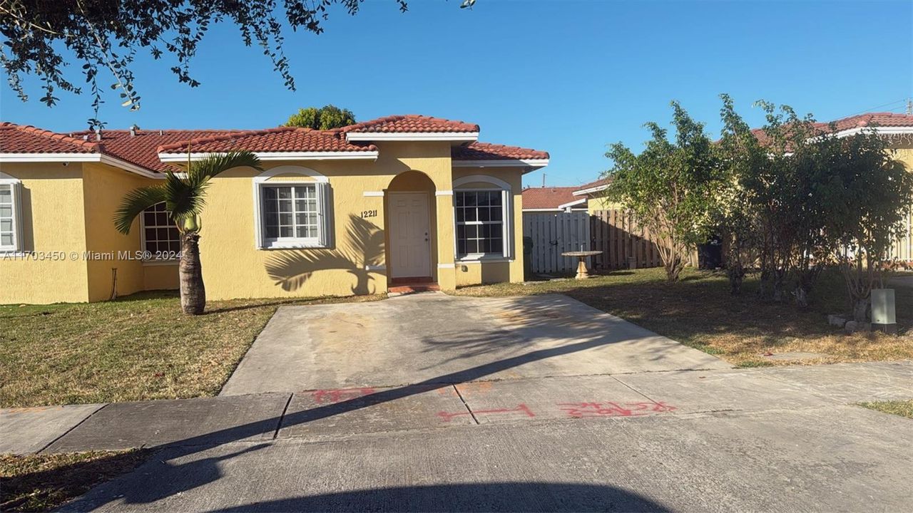 For Sale: $485,000 (3 beds, 2 baths, 1182 Square Feet)