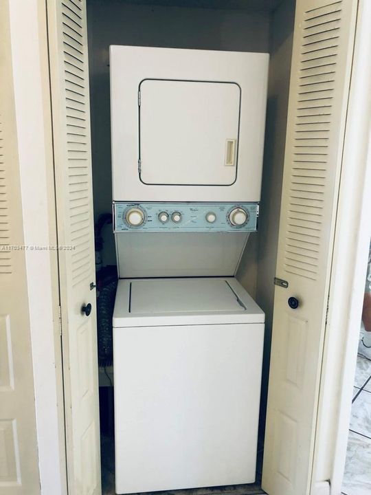 washer/dryer in unit