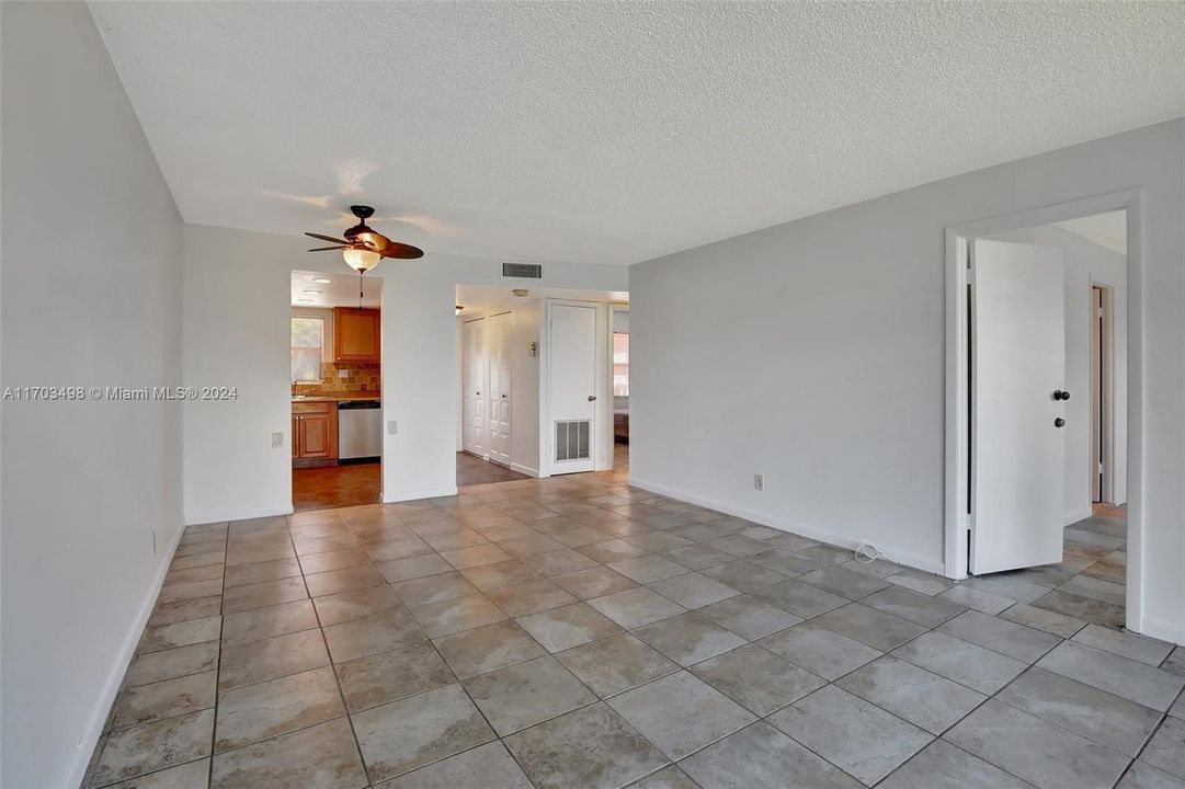 For Sale: $150,000 (2 beds, 2 baths, 850 Square Feet)