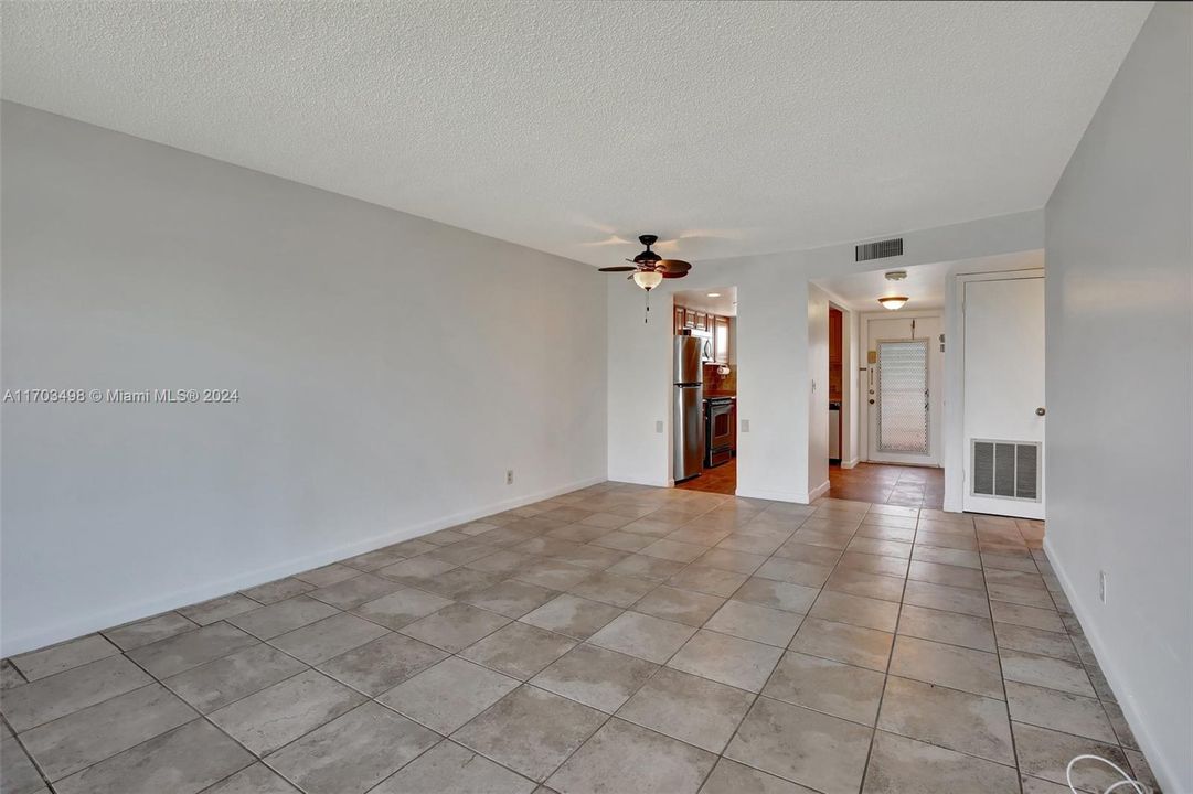 For Sale: $150,000 (2 beds, 2 baths, 850 Square Feet)