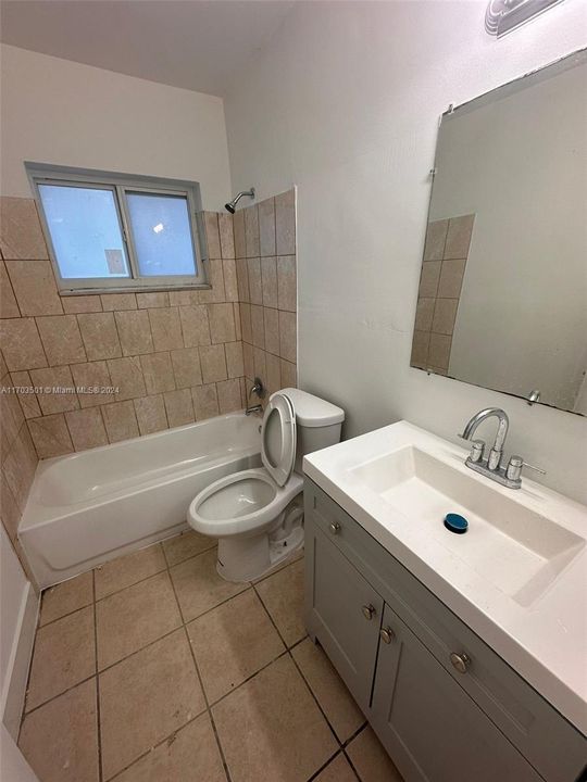 For Rent: $1,750 (2 beds, 1 baths, 3570 Square Feet)