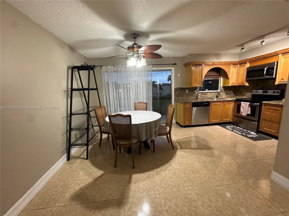 For Rent: $2,000 (2 beds, 2 baths, 1080 Square Feet)