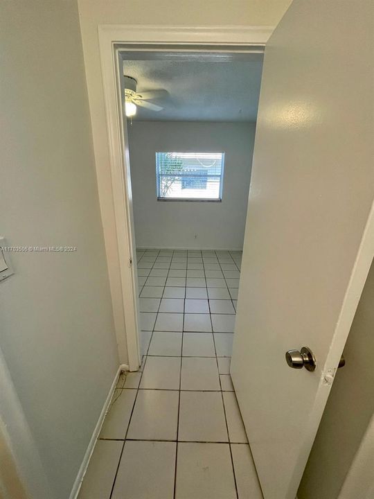 For Rent: $1,400 (1 beds, 1 baths, 3892 Square Feet)