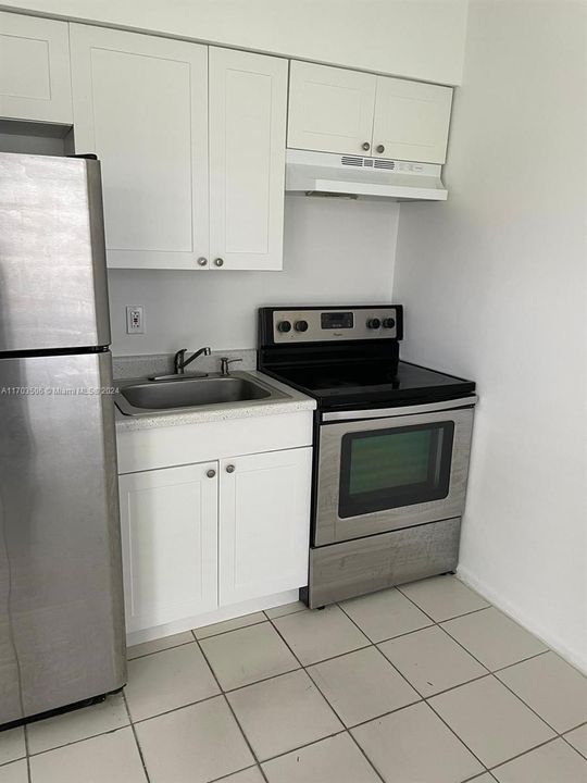 For Rent: $1,400 (1 beds, 1 baths, 3892 Square Feet)