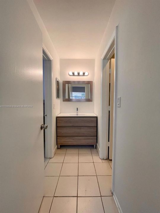 For Rent: $1,400 (1 beds, 1 baths, 3892 Square Feet)