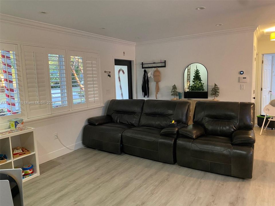 Active With Contract: $4,500 (3 beds, 2 baths, 1504 Square Feet)