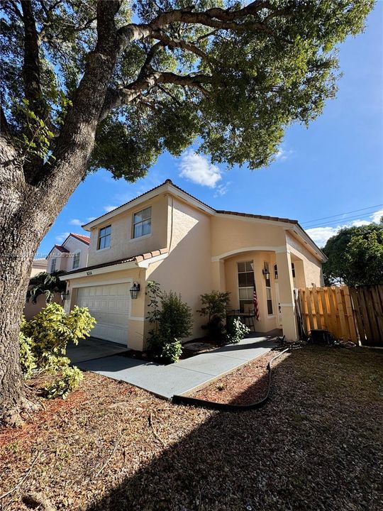 For Sale: $610,000 (3 beds, 2 baths, 1696 Square Feet)