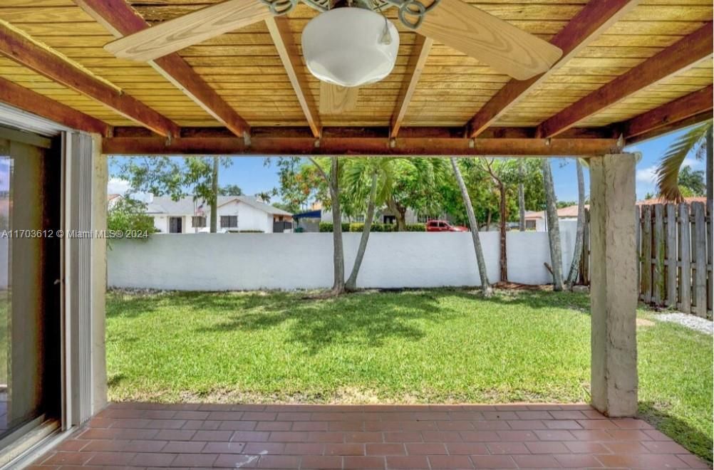 Recientemente alquilado: $3,400 (3 camas, 2 baños, 1400 Pies cuadrados)