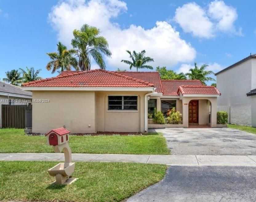 Recientemente alquilado: $3,400 (3 camas, 2 baños, 1400 Pies cuadrados)