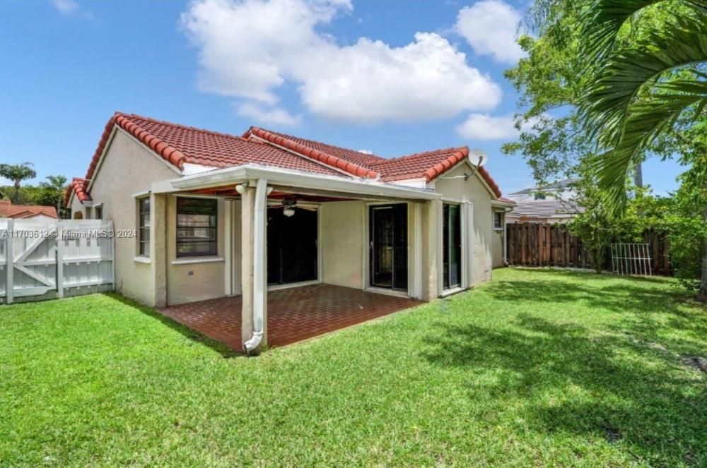 Recientemente alquilado: $3,400 (3 camas, 2 baños, 1400 Pies cuadrados)