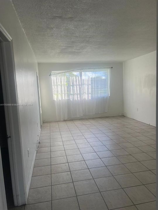 Recently Rented: $1,550 (1 beds, 1 baths, 800 Square Feet)