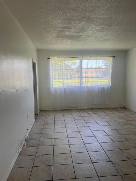 Recently Rented: $1,550 (1 beds, 1 baths, 800 Square Feet)