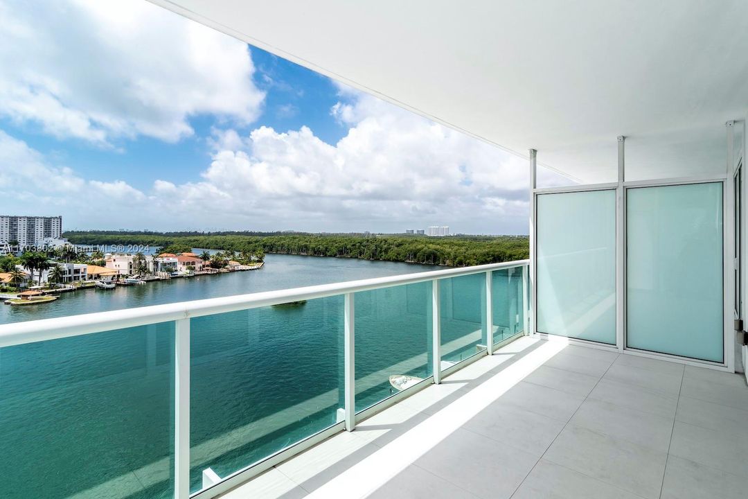 For Sale: $1,100,000 (3 beds, 2 baths, 1705 Square Feet)