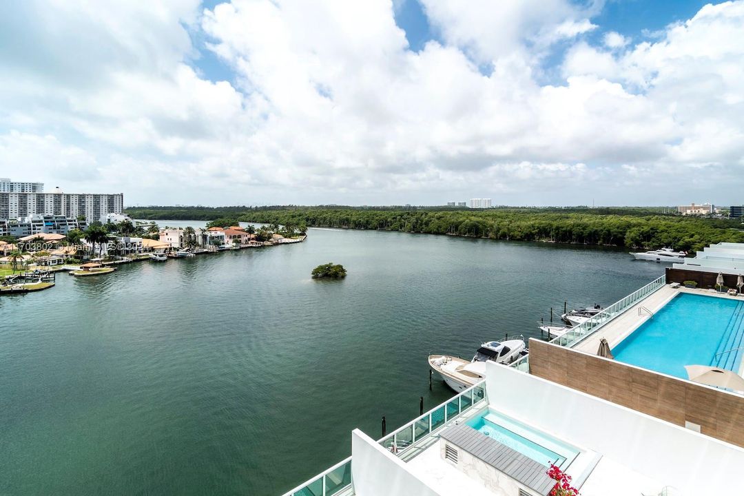 For Sale: $1,100,000 (3 beds, 2 baths, 1705 Square Feet)