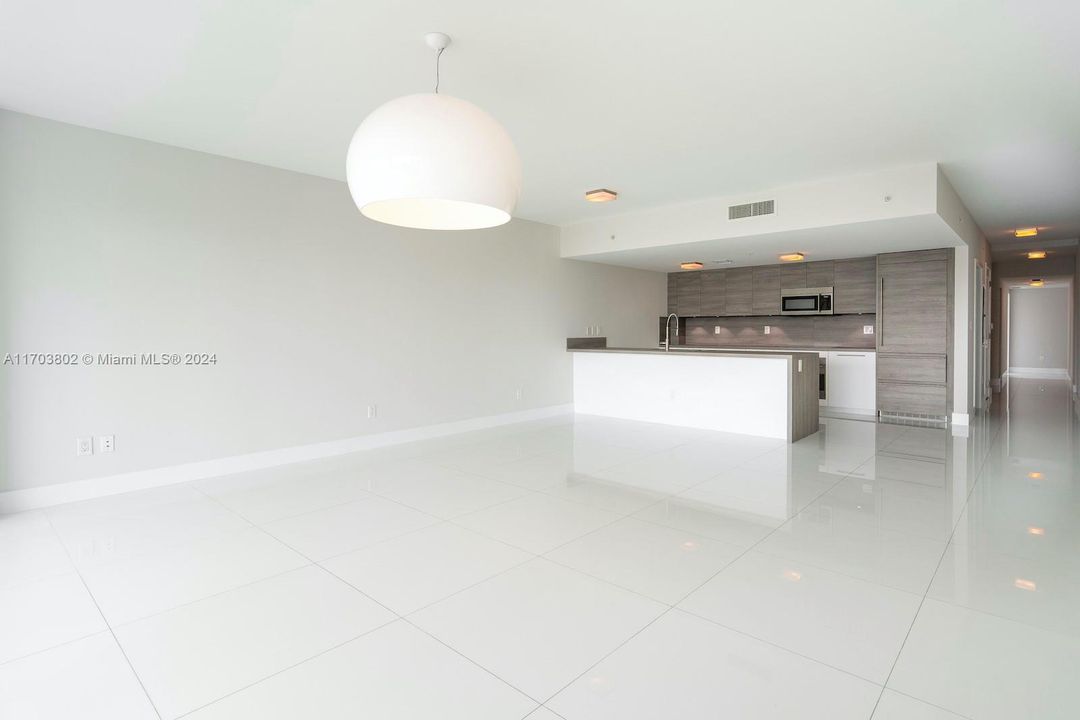 For Sale: $1,100,000 (3 beds, 2 baths, 1705 Square Feet)