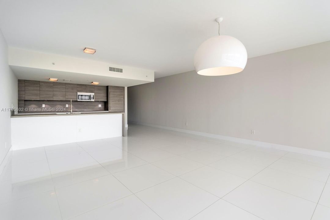 For Sale: $1,100,000 (3 beds, 2 baths, 1705 Square Feet)