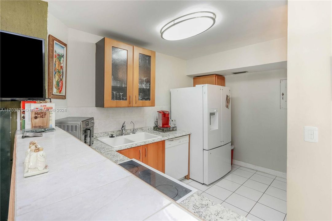 For Sale: $189,000 (2 beds, 2 baths, 1132 Square Feet)