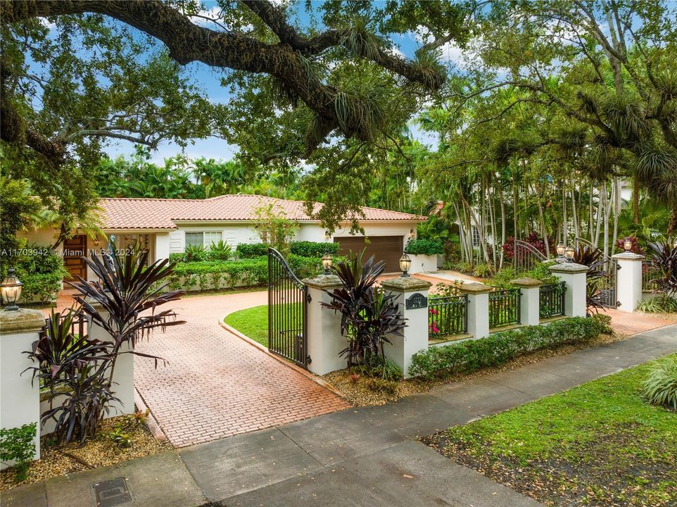 For Sale: $3,850,000 (4 beds, 3 baths, 2218 Square Feet)