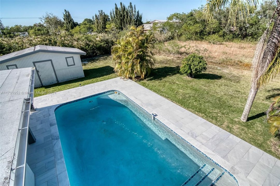 En Venta: $1,095,000 (4 camas, 3 baños, 2709 Pies cuadrados)