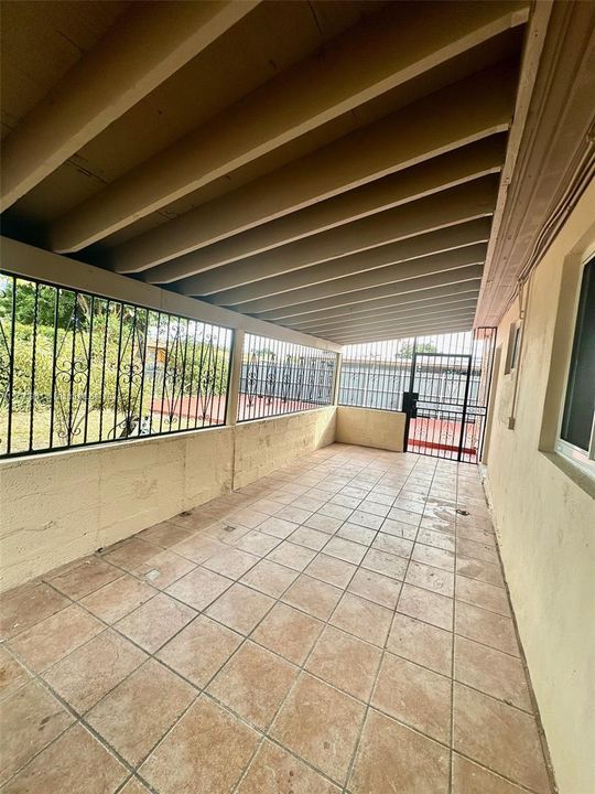 En Venta: $595,000 (4 camas, 3 baños, 1692 Pies cuadrados)