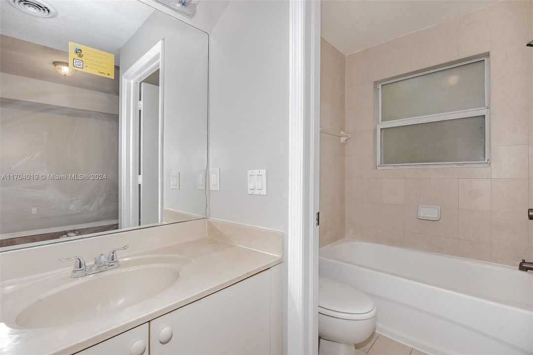 For Sale: $288,500 (2 beds, 2 baths, 1166 Square Feet)