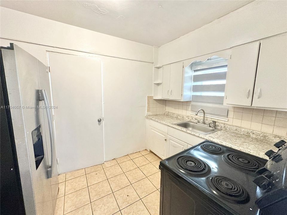 For Rent: $3,250 (3 beds, 2 baths, 1175 Square Feet)