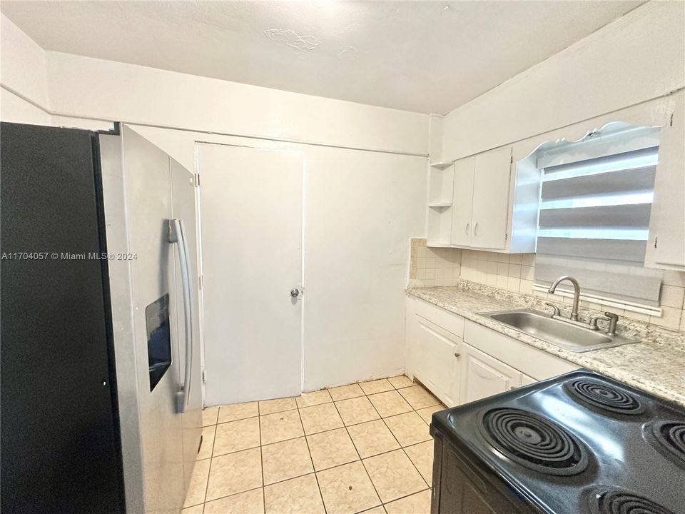 For Rent: $3,250 (3 beds, 2 baths, 1175 Square Feet)