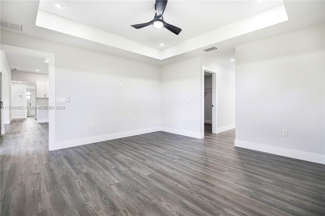 For Sale: $429,000 (4 beds, 2 baths, 1919 Square Feet)