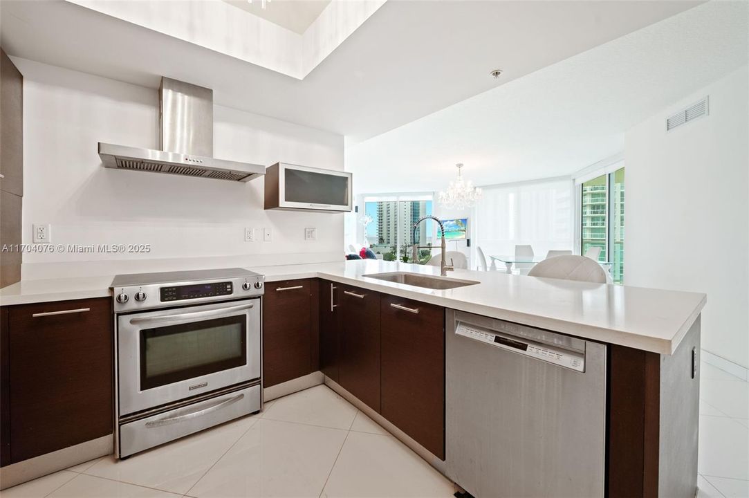 For Sale: $875,500 (3 beds, 2 baths, 1492 Square Feet)