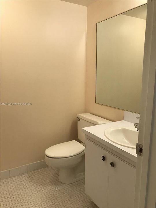 For Rent: $1,550 (1 beds, 1 baths, 1000 Square Feet)