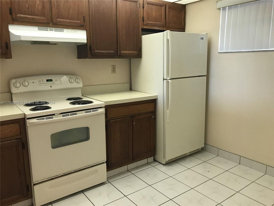 For Rent: $1,550 (1 beds, 1 baths, 1000 Square Feet)