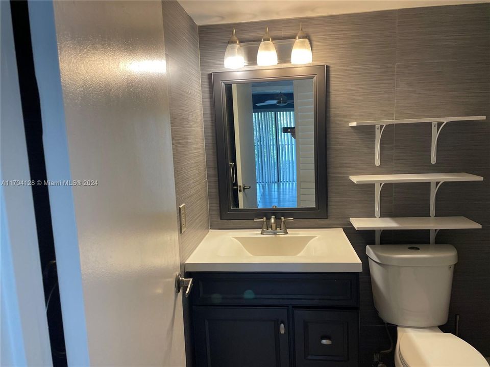 For Rent: $1,600 (1 beds, 1 baths, 650 Square Feet)