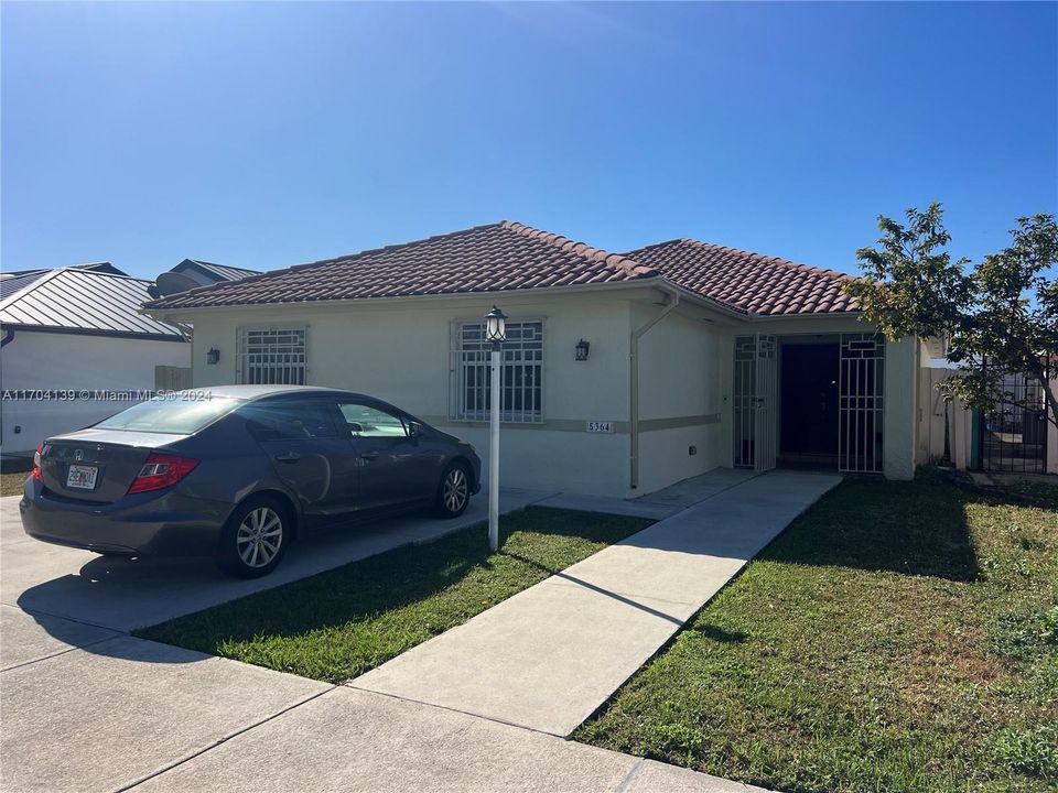 For Sale: $640,000 (3 beds, 2 baths, 1544 Square Feet)