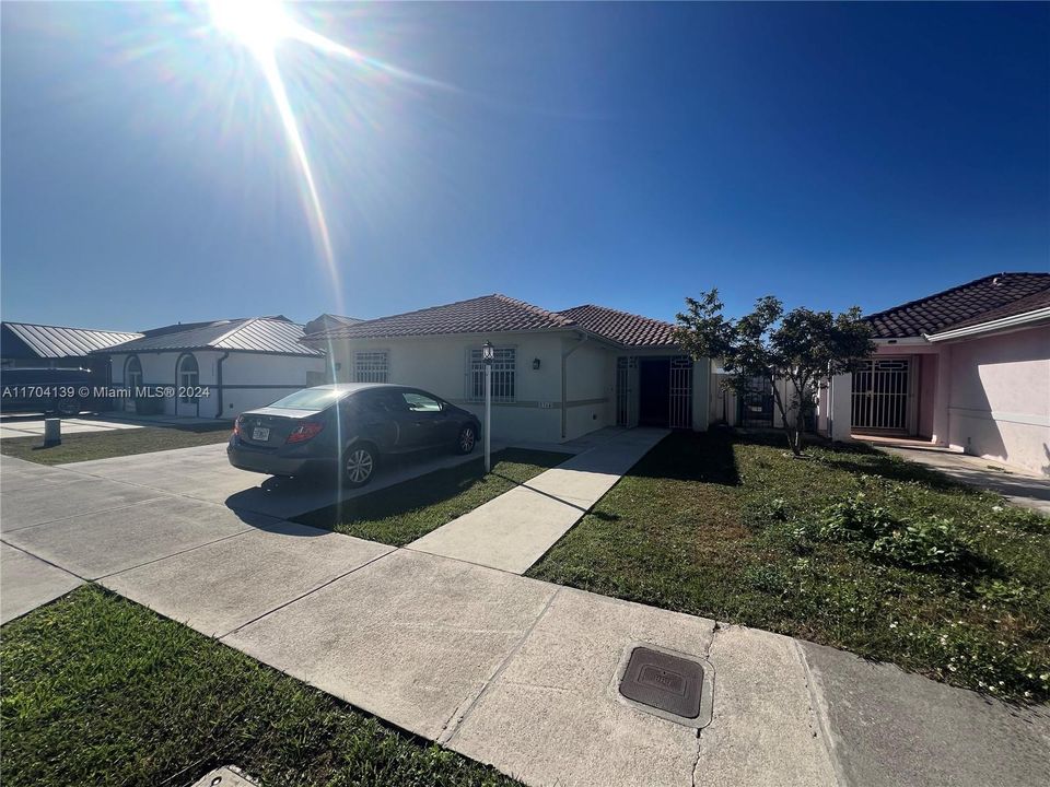 For Sale: $640,000 (3 beds, 2 baths, 1544 Square Feet)