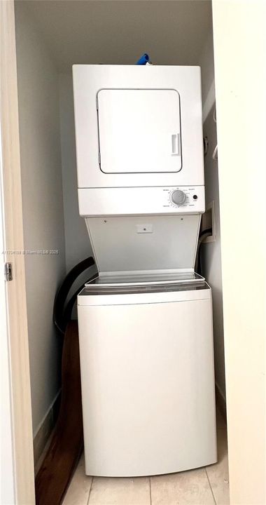 Recently Rented: $2,850 (1 beds, 1 baths, 838 Square Feet)