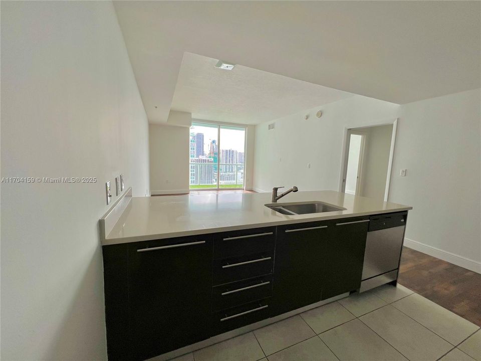 Recently Rented: $2,850 (1 beds, 1 baths, 838 Square Feet)