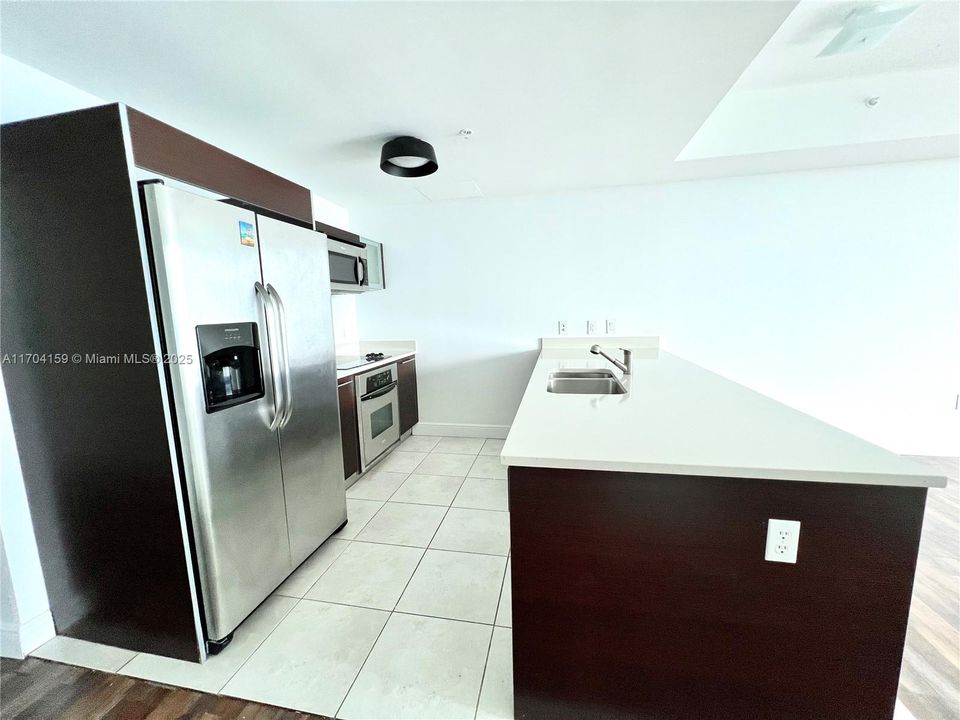 Recently Rented: $2,850 (1 beds, 1 baths, 838 Square Feet)