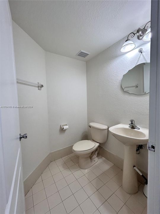 Active With Contract: $3,400 (4 beds, 2 baths, 1899 Square Feet)