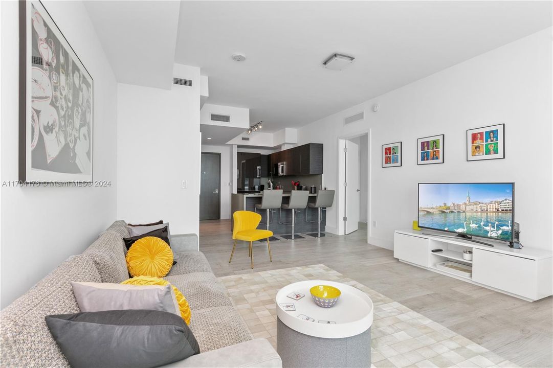 For Sale: $699,000 (1 beds, 1 baths, 830 Square Feet)