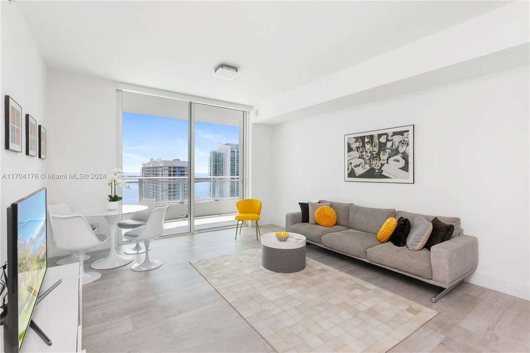 For Sale: $699,000 (1 beds, 1 baths, 830 Square Feet)