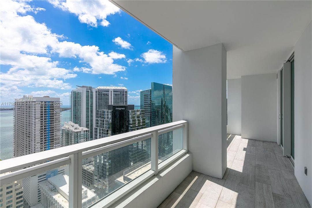 For Sale: $699,000 (1 beds, 1 baths, 830 Square Feet)